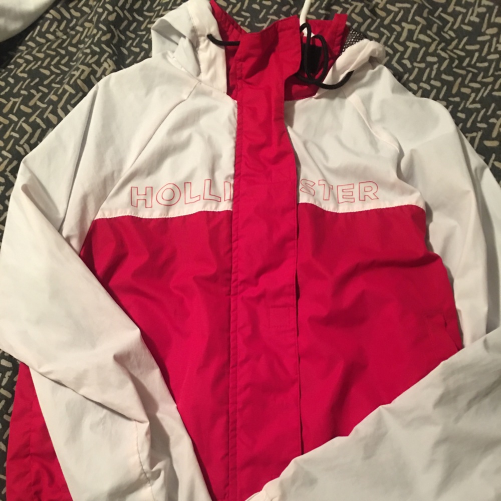 Red black and white hollister windbreaker